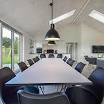 Amazing home in Glesborg w/ WiFi&7 Bedrooms * Glesborg