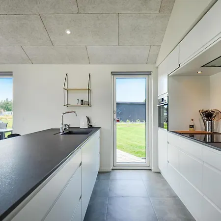 Feriehus Luxurious Home In Glesborg With Wifi