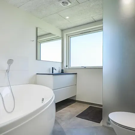 بيت للعطل 7 Bedroom Cozy In Glesborg