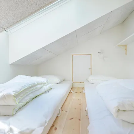 7 Bedroom Cozy In