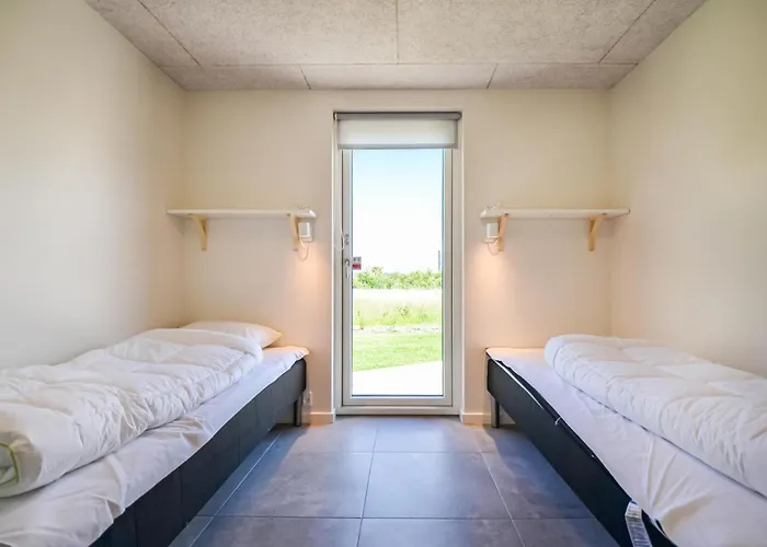 7 Bedroom Cozy In Glesborg