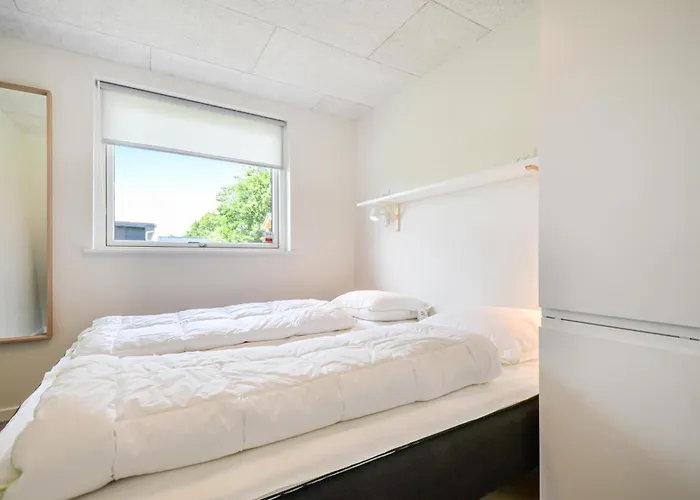 7 Bedroom Cozy In Hébergement de vacances Glesborg