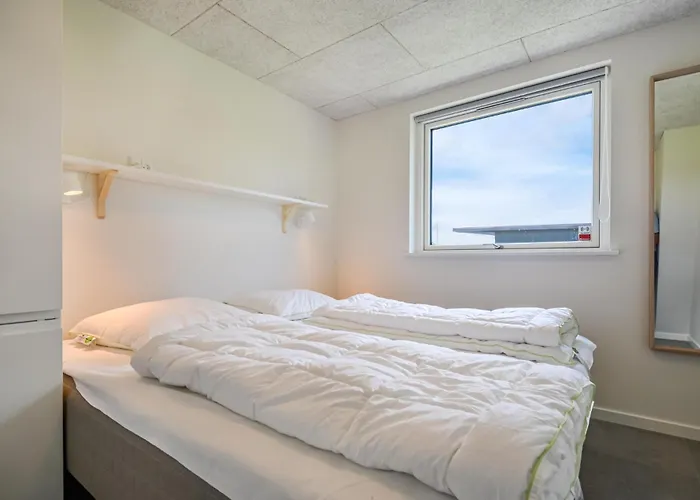 7 Bedroom Cozy In Glesborg