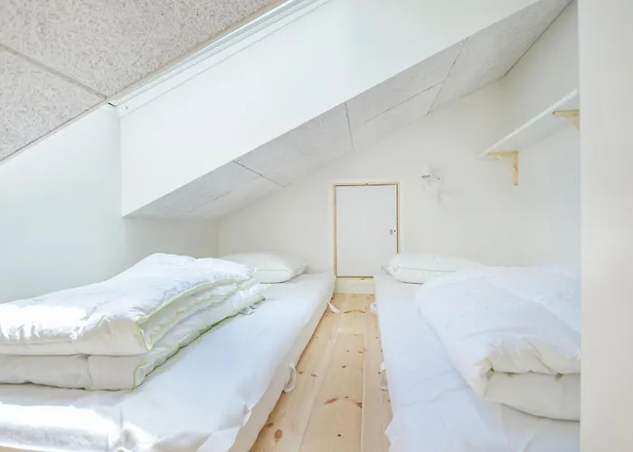 7 Bedroom Cozy In